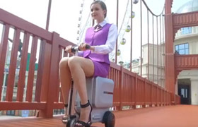 可以骑行的智能行李箱-爱尔威 SE3
