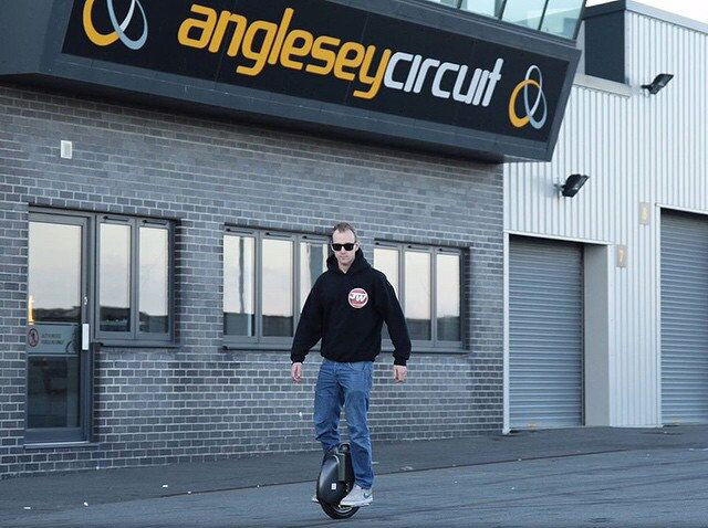 Airwheel electric scooter