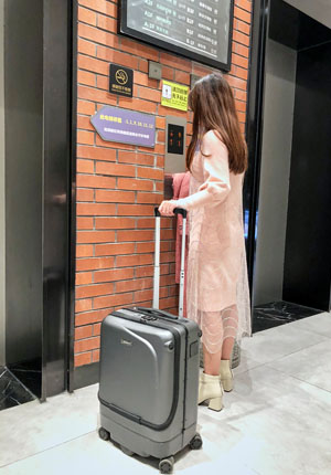 爱尔威Airwhee1 SR6 智能行李箱
