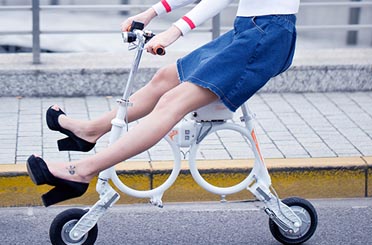 爱尔威 Airwheel E3 智能背包电动车